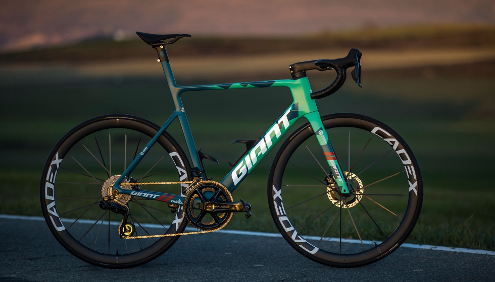 As luce la Giant Propel con la que el Equipo Kern Pharma competir en 2025