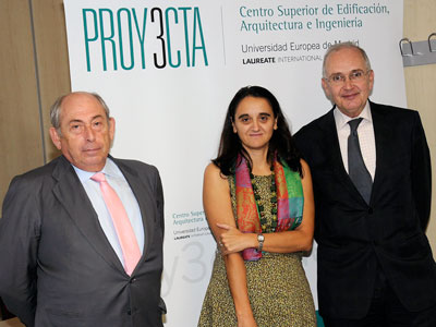 Jos Mara Gonzlez Vlez, Consuelo Alonso y Juan Carlos Martnez Peinado, director de Proy3cta, durante la jornada