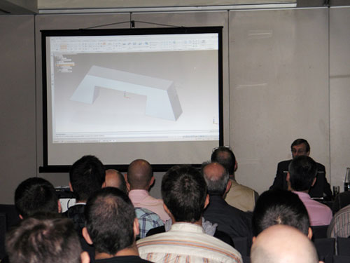 Antonio de Vera hizo realiz diversas demostraciones sobre las mejoras y nuevas funcionalidades de ST4 durante el seminario...