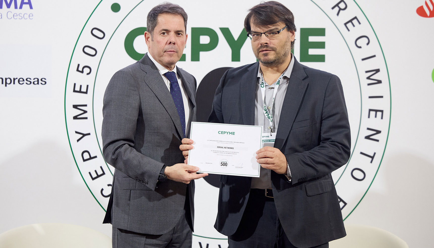 El premio fue entregado por Gerardo Cuerva, presidente de Cepyme a Antonio Narvez, Santiago Villalba y Jorge Miguel Gonzlez...