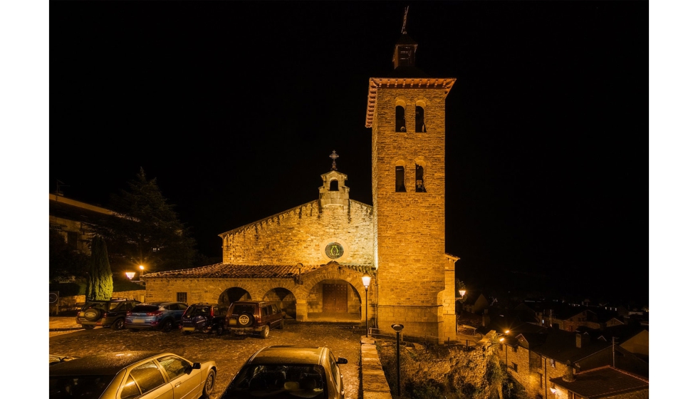 San Salvador con una nueva luz. Iluminacin arquitectnica en 2200 K con proyectores Aire Serie 5 que realzan la presencia del templo...