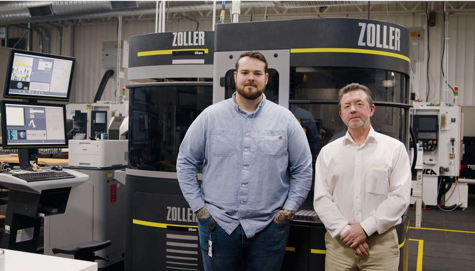 Ambos frente al Zoller RoboSet 2 y Titan en las instalaciones de rectificado de fresas de GKN Aerospace en Newington, Connecticut. Foto: Zoller...