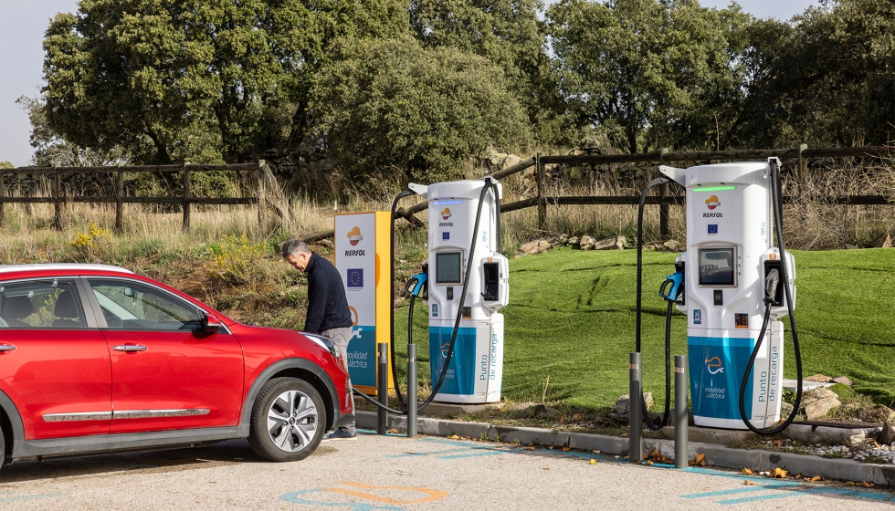 A pesar del crecimiento en la infraestructura de recarga y la mayor adopcin de vehculos elctricos, an persisten barreras econmicas...