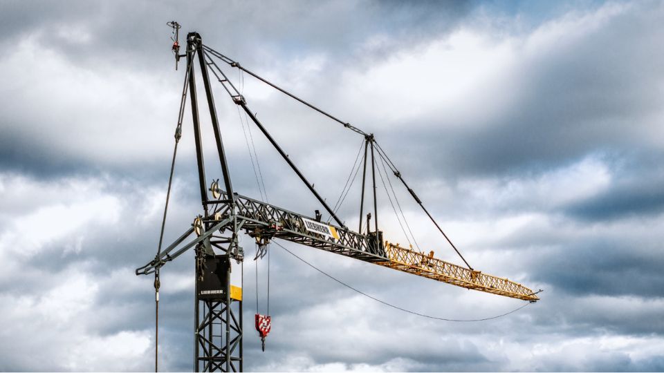 A grua 61 K tambm oferece um desempenho superior em comparao com a sua antecessora...