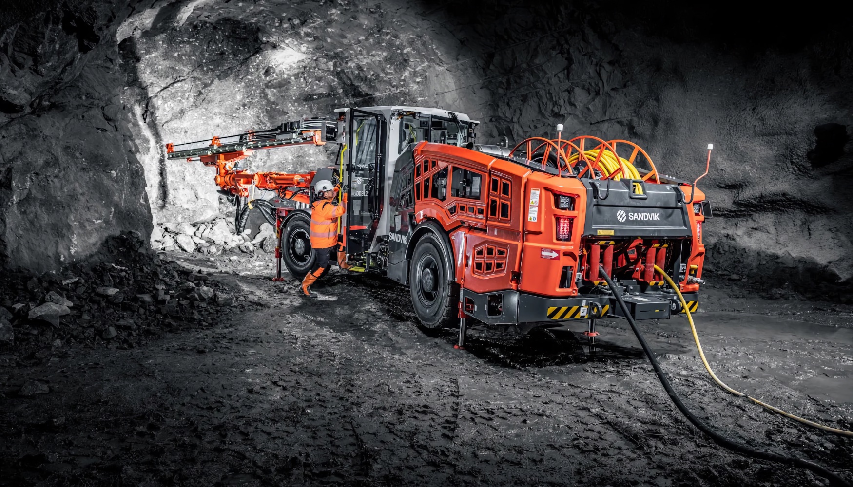 El Sandvik DD312i es un equipo compacto adecuado para galeras subterrneas de medio a gran tamao