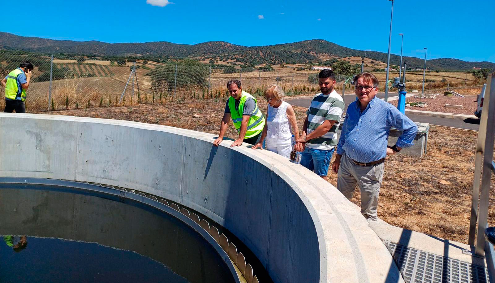 Las depuradoras fueron diseadas para eliminar vertidos contaminantes y mejorar el tratamiento de aguas residuales en ambas localidades cacereas...