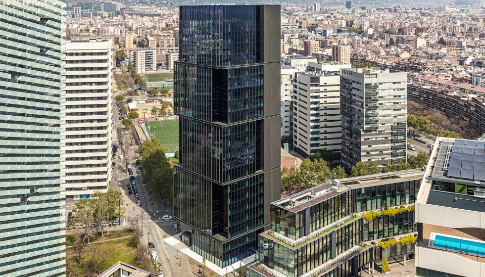 La Torre Colonial se descompone en cuatro cubos que aportan un dinamismo volumtrico y una serie de terrazas que permiten conectar con el exterior y...