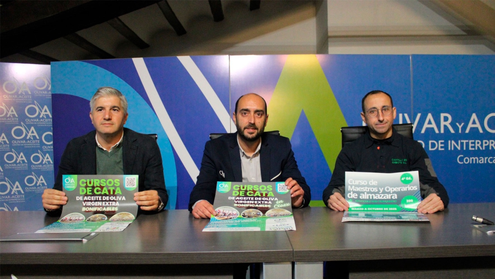 Pablo Ruiz, director de operaciones de Pieralisi Espaa y Portugal, Javier Gmez, presidente de la Asociacin Olivar y Aceite y Juan Alberto Cobo...