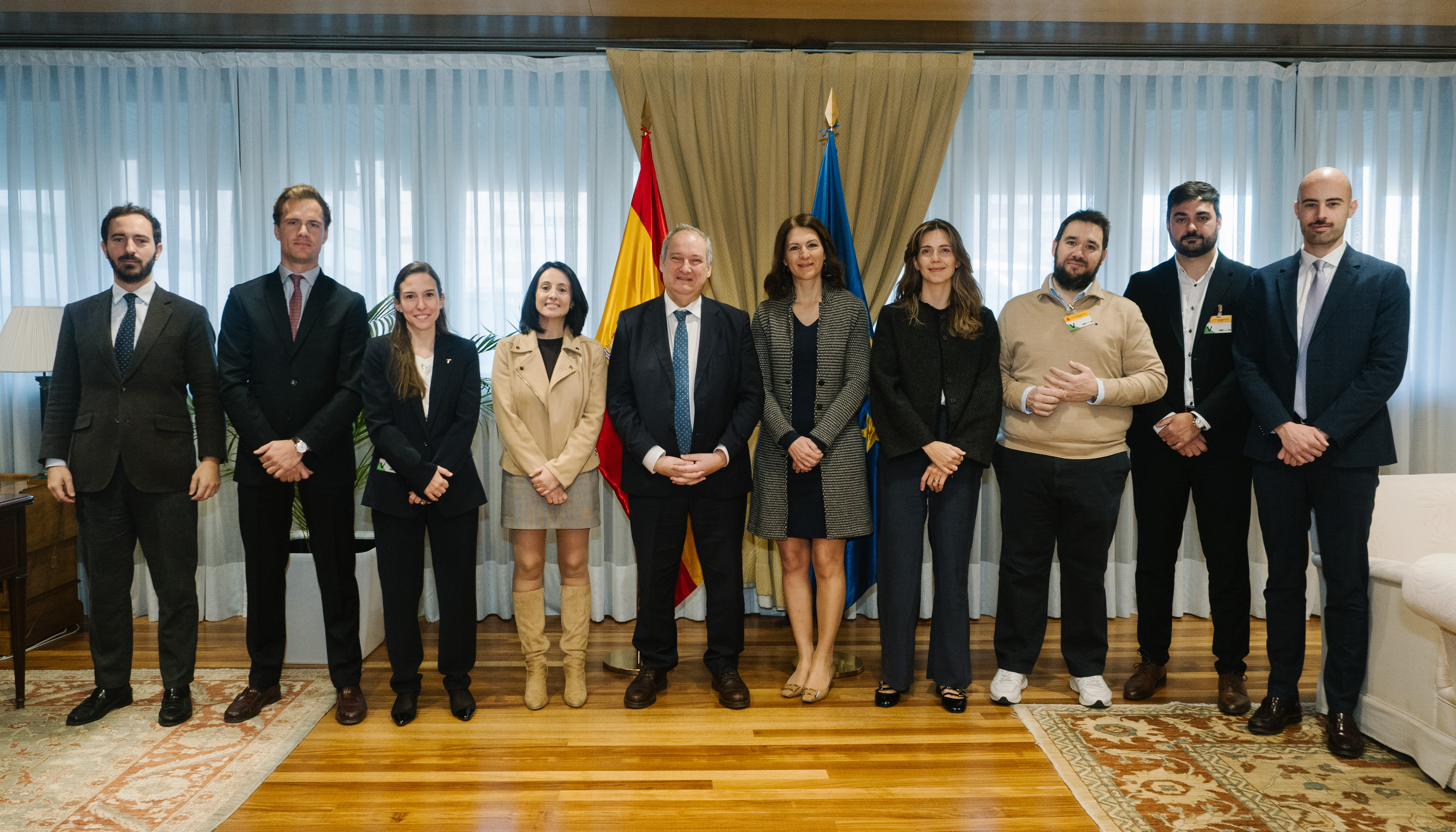 El encuentro institucional de Aoru en el Ministerio de Industria permiti identificar los retos clave para acelerar el despliegue de la red de...