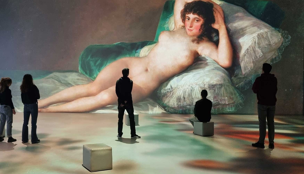 La exposicin de Goya en el Centro de Arte Amatller es una instalacin inmersiva entorno a la obra pictrica del clebre pintor...