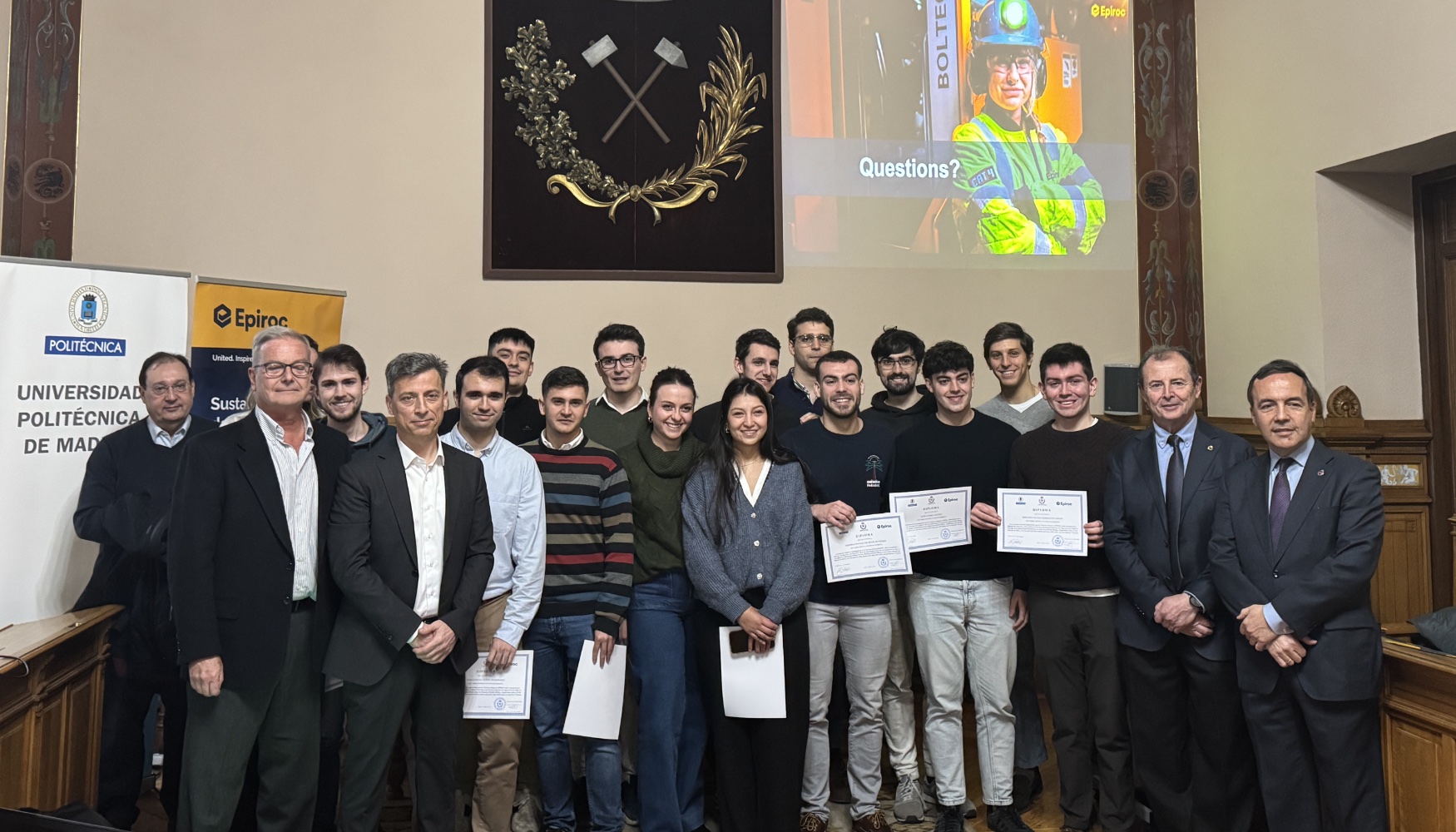 Entrega de diplomas a los alumnos de la VI Ctedra Empresa Epiroc