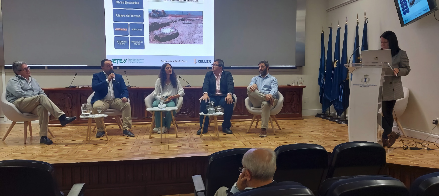 Mesa redonda en el Instituto de Ingeniera de Espaa...