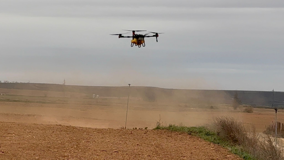 Mientras la normativa sigue estancada, los agricultores siguen apuntndose a cursos para obtener el ttulo de piloto de dron...