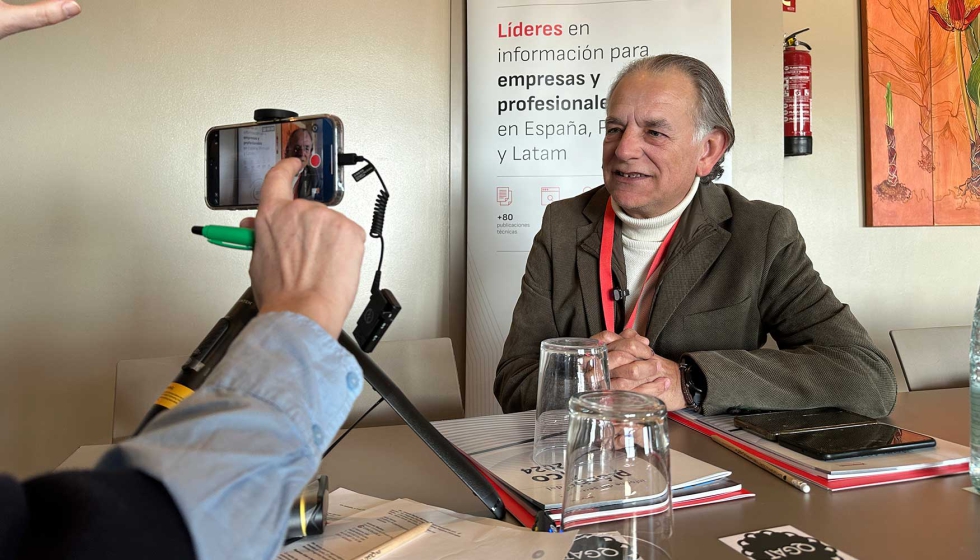 Durante la jornada, entrevistamos en vdeo a varios asisentes. En la imagen, Adolfo Ibez, director comercial de Dewit 2000...