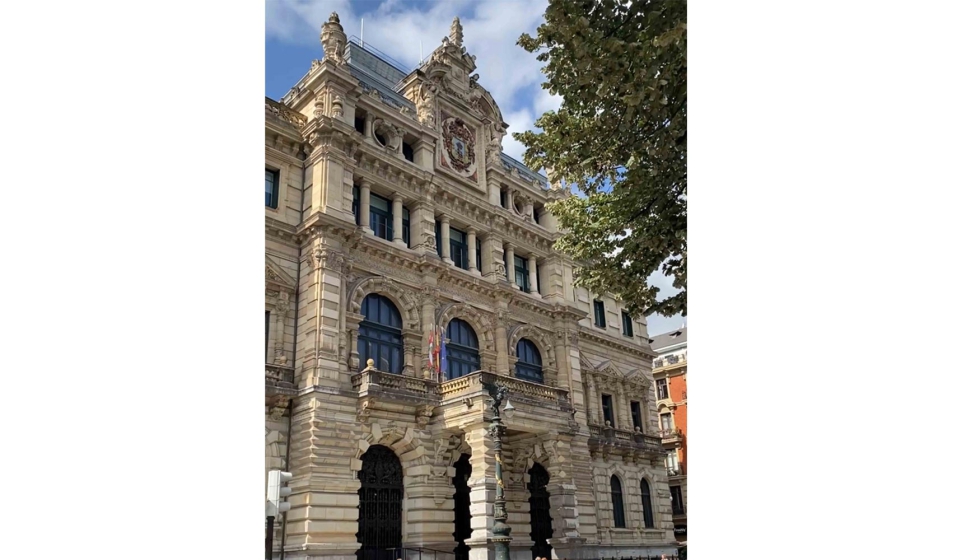 Los edificios con proteccin histrica, como el Palacio Foral...