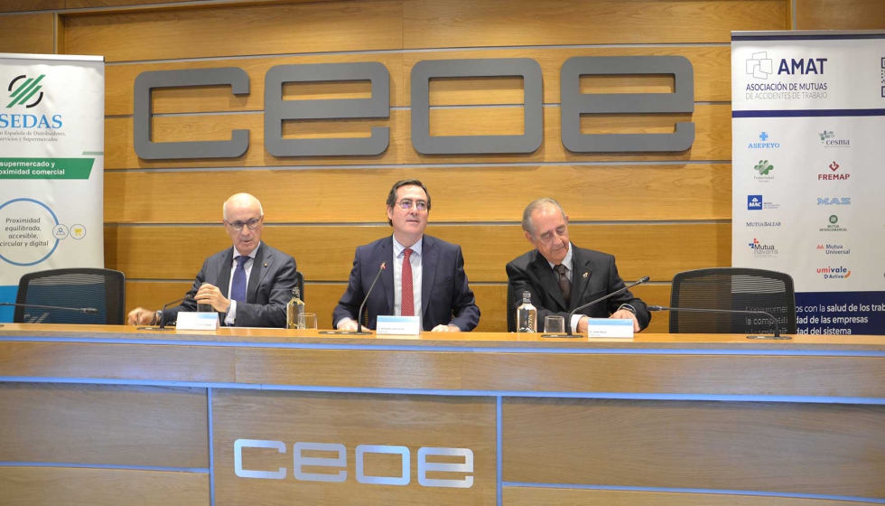 De izq. a dcha.: Antonio Garamendi, presidente de CEOE; Juan Roca, presidente de Amat; y Josep Antoni Duran i Lleida, presidente de Asedas...