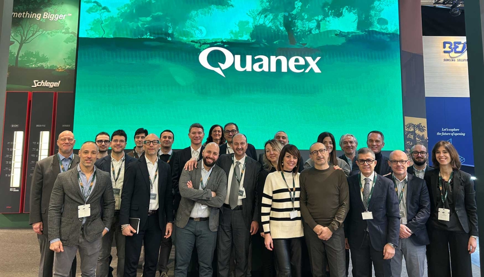 A equipa da Quanex no stand da BAU