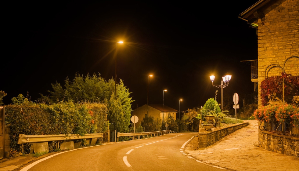 Vista de la iluminacin vial en Gavn...