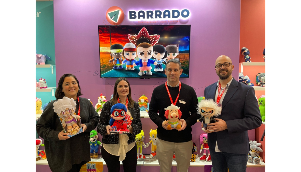 Isis Fernndez, sales manager, Nathalie Depares, responsable comercial, Ral Barrado, CEO, y Roberto Calpe, product & license manager de Barrado...