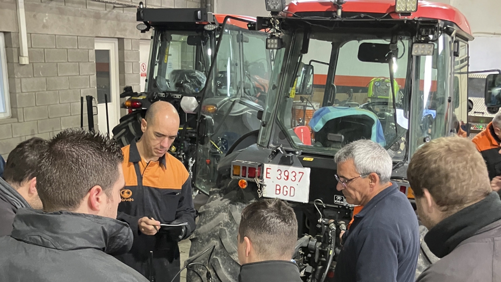 Clientes de Kubota tuvieron la oportunidad de conocer en profundidad los ltimos modelos y las tecnologas ms avanzadas...