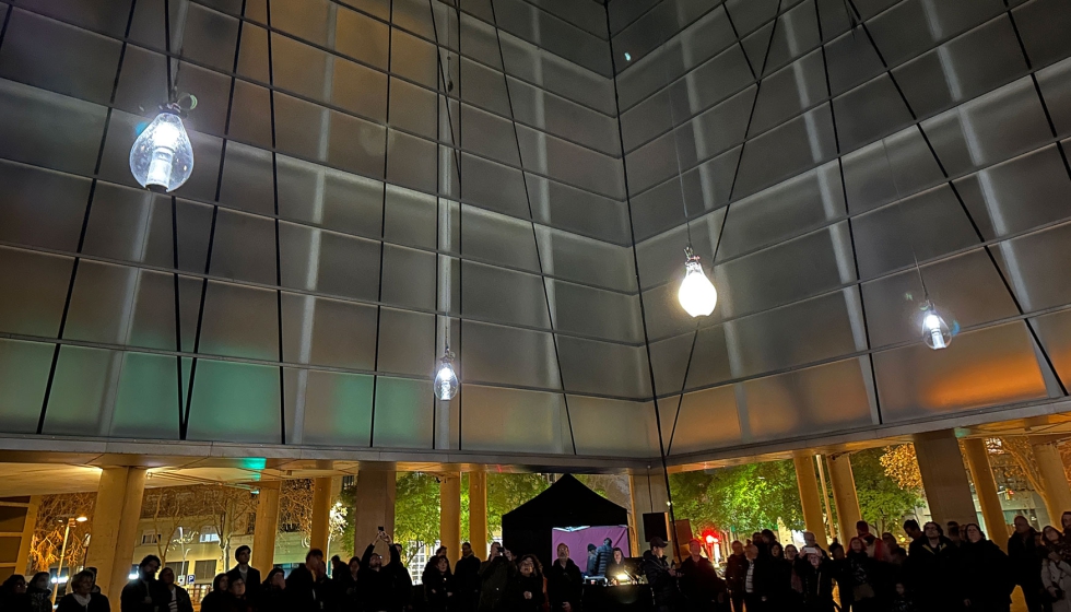 Las luminarias de vidrio de Murano han creado esta potica composicin de Mouawas + Laurier en el lucernario del Auditorio...