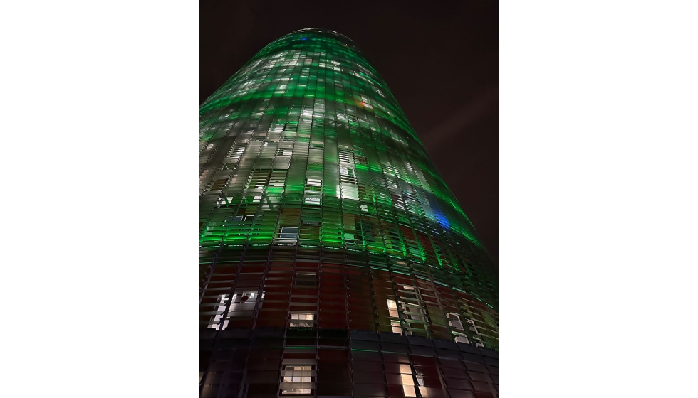 La fachada de la emblemtica Torre Glories ha servido para poner en valor los ocanos y su preservacin ambiental