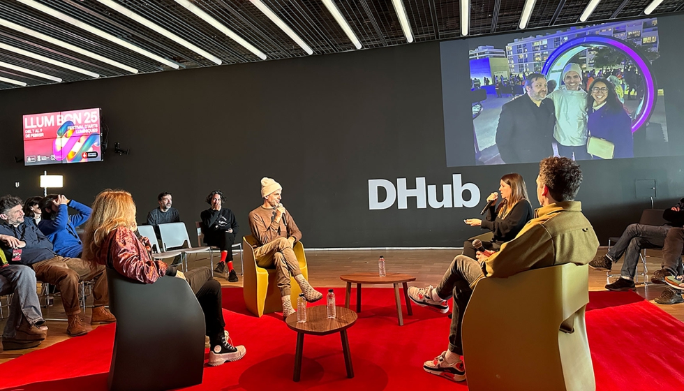 En la segunda edicin de Llum Pro, los artistas compartieron en un entorno profesional en el DHub sus creaciones lumnicas...