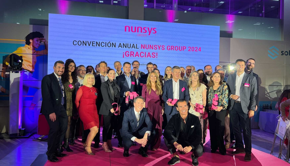 Foto de grupo de los vencedores en la gala de los Nunsys Group Awards