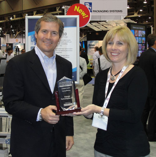 Matt Trerotola, presidente de Videojet, recibi el premio al liderazgo de la compaa en Pack Expo 2011