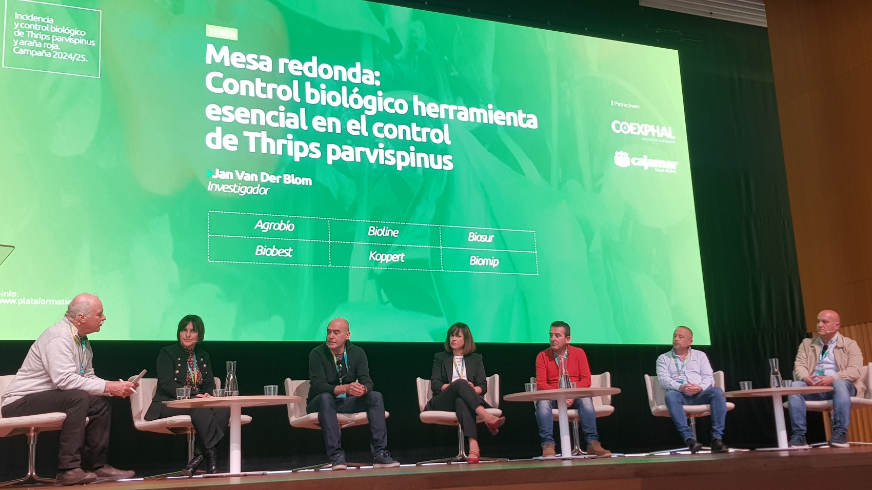 Las principales empresas de control biolgico ofrecieron su punto de vista en la jornada: Koppert, Agrobo, Bioline, Biosur, Biobest y Biomip...