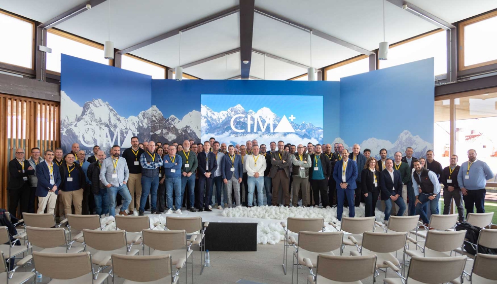 Foto de familia de los participantes en el proyecto CIMA+ promovido por Sika