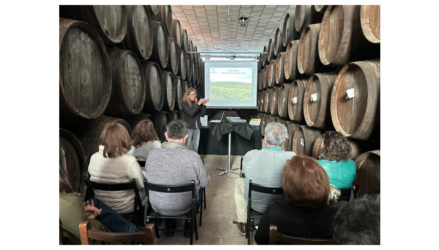 Las Bodegas Robles, entidad colaboradora del proyecto, acogieron la jornada