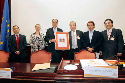 Alejo Vidal-Quadras recibi el galardn Cogenerador de Honor 2011 de manos del presidente de Acogen, Jos Manuel Collados Echenique...