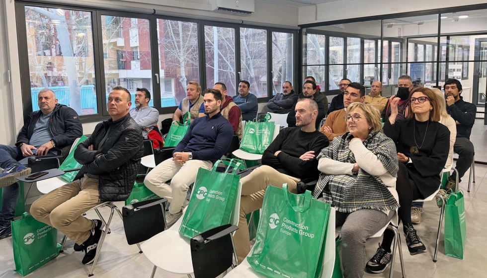 Un instante de la sesin formativa para instaladores de ventanas llevada a cabo en Macrisal