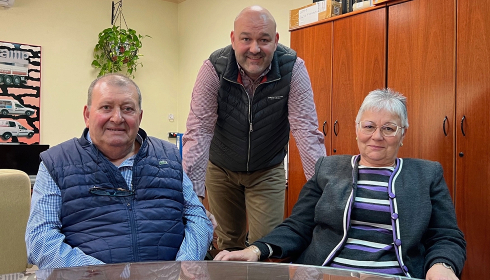 De izquierda a derecha, Juan Ochando, Javier Ochando e Inmaculada Cugat...