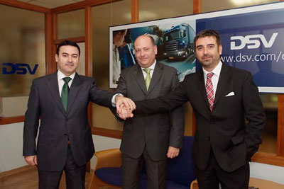 En la foto de izquierda a derecha Juan Antonio Alonso, Business Development Manager; J...