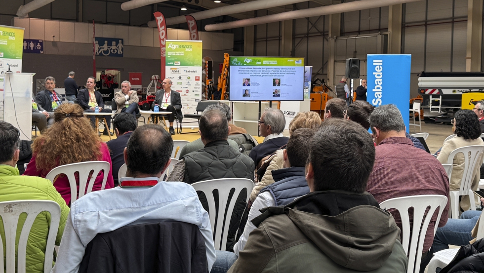 AGRISERVICIOS 2025 combin la exposicin de equipos y maquinaria agrcola con la celebracin de mesas redondas y presentaciones en las instalaciones...