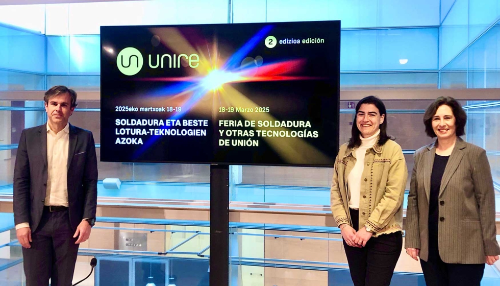 De izquierda a derecha, Fernando Ma�as, director general de Cesol (Asociaci�n Espa�ola de Soldadura y Tecnolog�as de Uni�n); Nuria Alzaga...