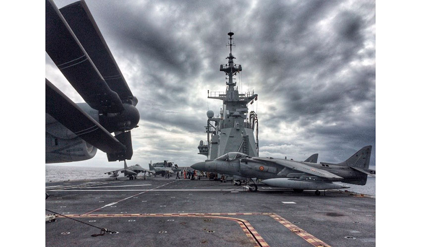 Harrier en cubierta del 'Juan Carlos I' (LHD-61)