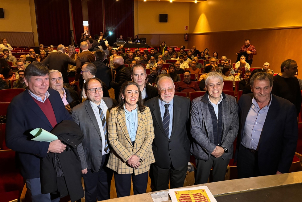 Participantes en la jornada El futuro de la agricultura en la provincia de Len organizada por el Ayuntamiento de La Baeza...