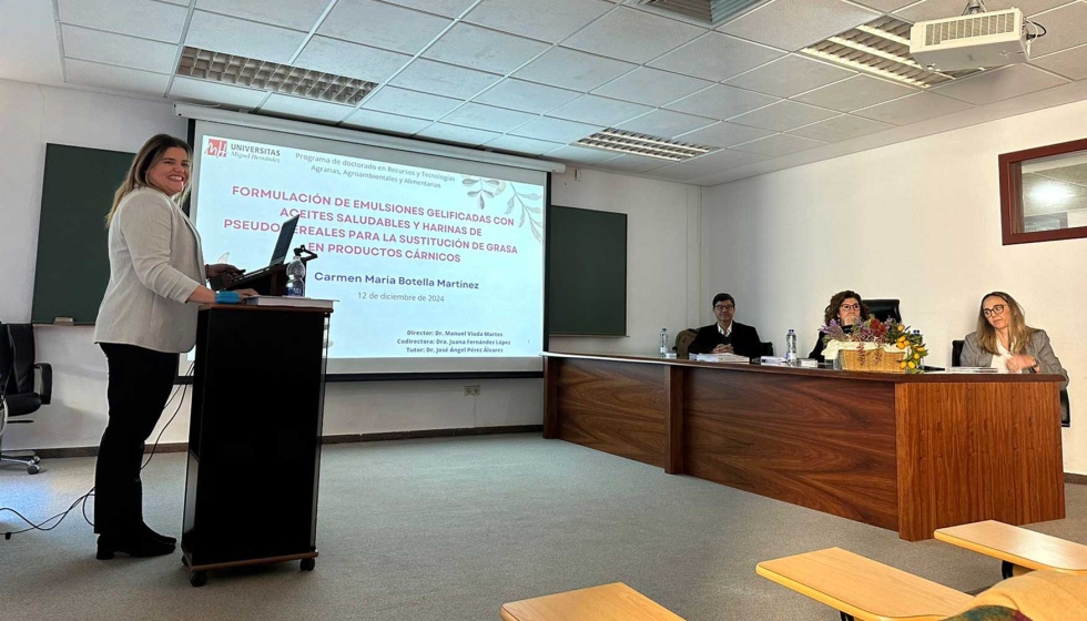 Presentacin de la tesis por la doctoranda Carmen Mara Botella Martnez en la Universidad Miguel Hernndez de Elche