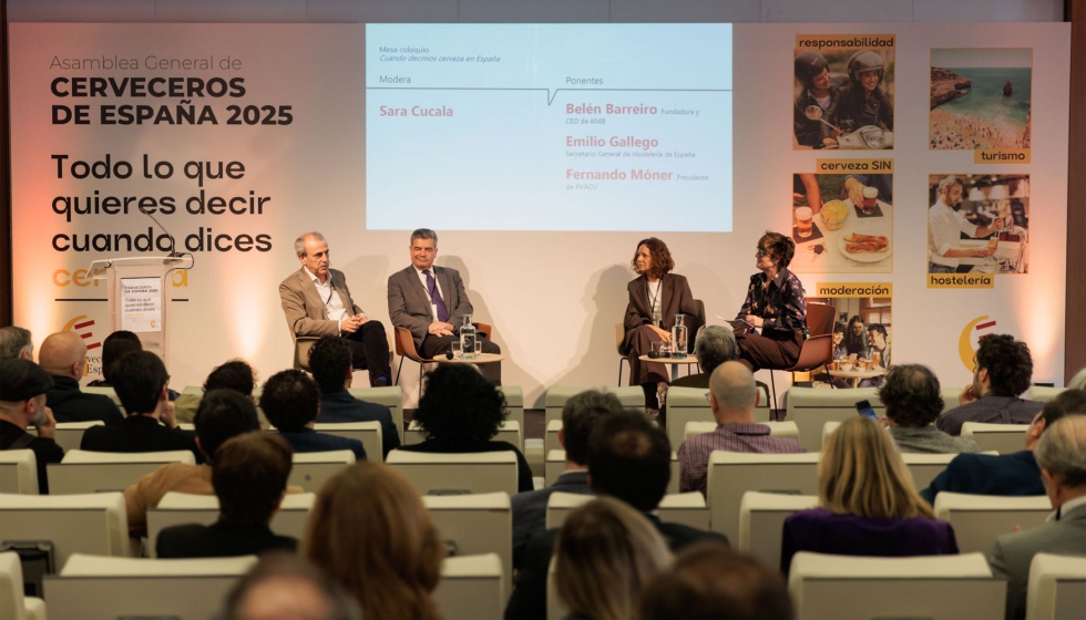 Emilio Gallego, secretario general de Hostelera de Espaa, Fernando Mner, presidente de la asociacin de consumidores AVACU, y Beln Barreiro...