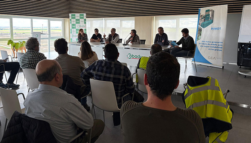 Un instante de la jornada de vacuno de leche de Cobadu