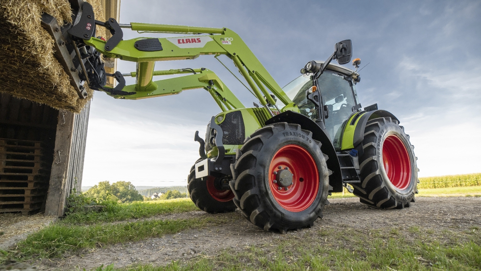 Las nuevas medidas de neumticos Vredestein Traxion ya pueden escogerse al elegir un modelo en el configurador de tractores de CLAAS...