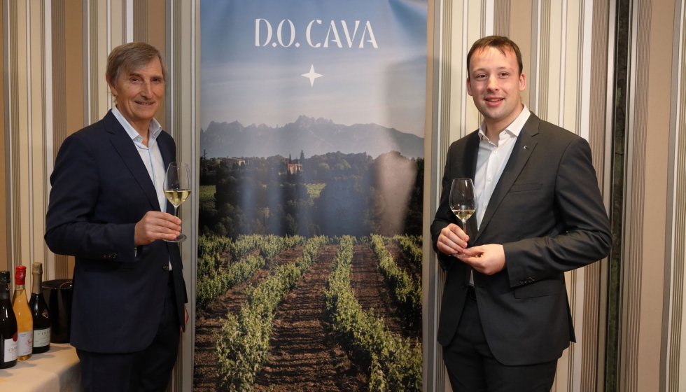 Javier Pags, presidente de la DO Cava, junto a Cyril Vermeulen, sumiller de El Celler Can Roca y mejor sumiller de Catalunya de 2024...