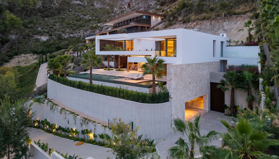 La casa ofrece unas vistas privilegiadas a la isla balear. Foto: Tomeu Canyellas