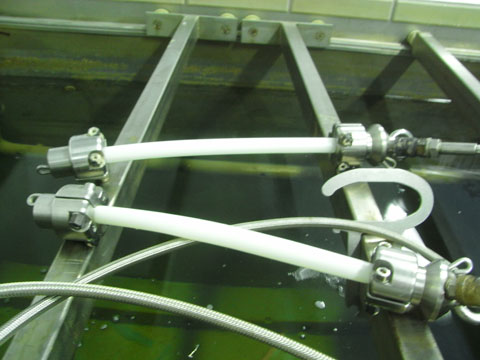 Figura 4: Ensayos de presin interna con las tuberas obtenidas con el biopolmero desarrollado a nivel de planta piloto...