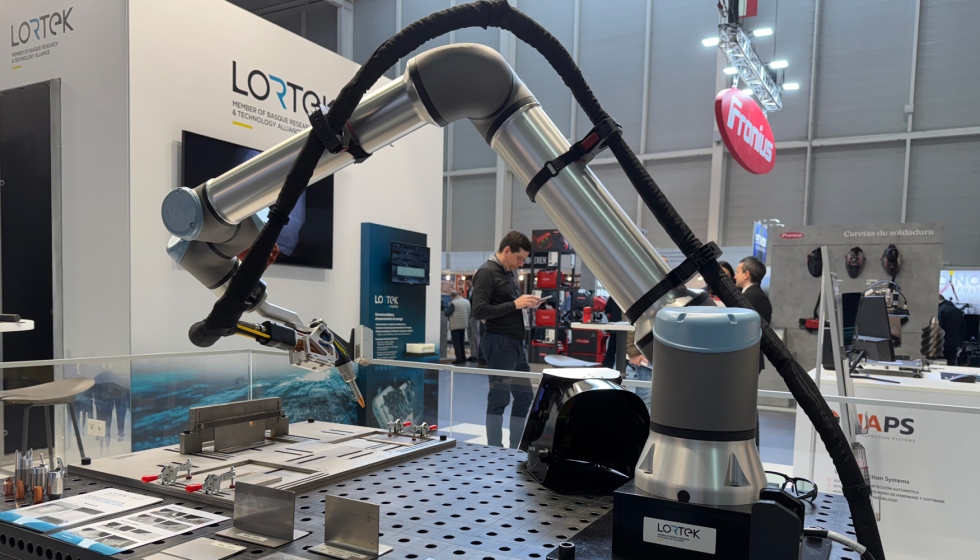 C�lula de soldadura l�ser con cobot en el stand de Lortek