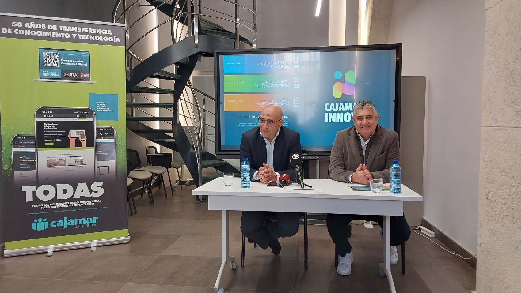 El director de Cajamar Innova, Ricardo Garca, junto al director adjunto, Juan Carlos Gzquez