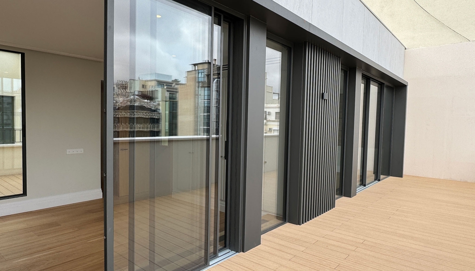 A Srie minimalista E-150 da Extrual utilizada pela Tancaments GMC Castellar nesta renovao foi a soluo ideal...